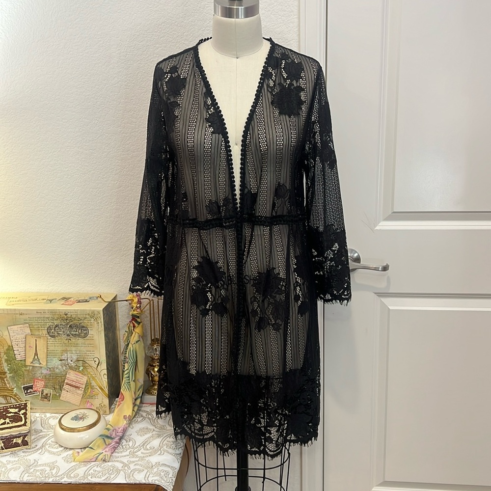 Women's Miss Chievous All-Over Lacey Kimono